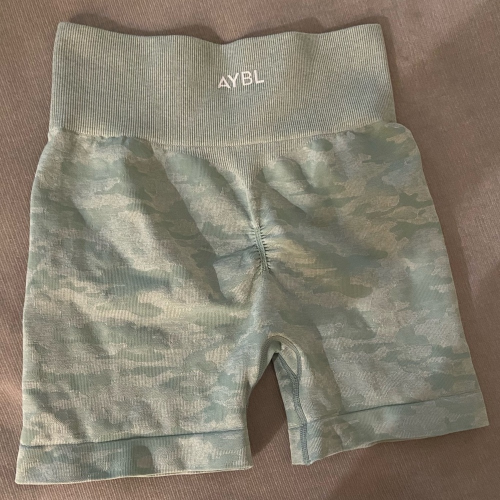 AYBL womens small Camo Green Shorts